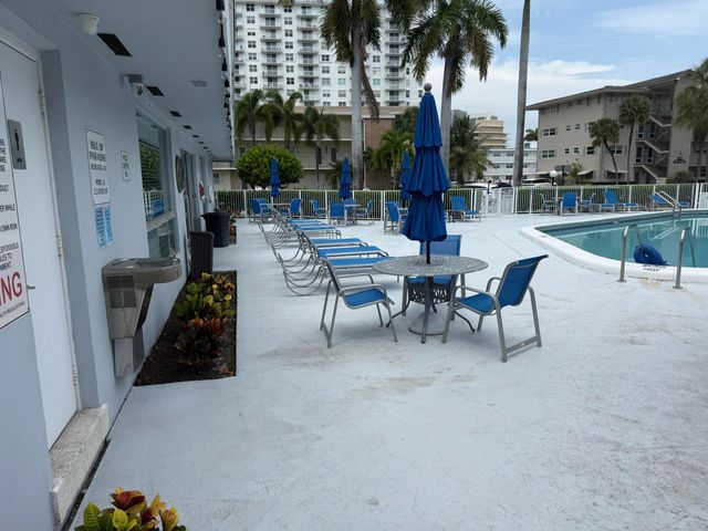 460 Paradise Isle Boulevard 101, Hallandale Beach, FL 33009