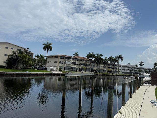 460 Paradise Isle Boulevard 101, Hallandale Beach, FL 33009
