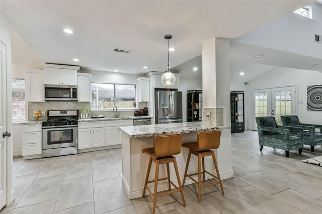 5403 Royal Parkway, Friendswood, TX 77546