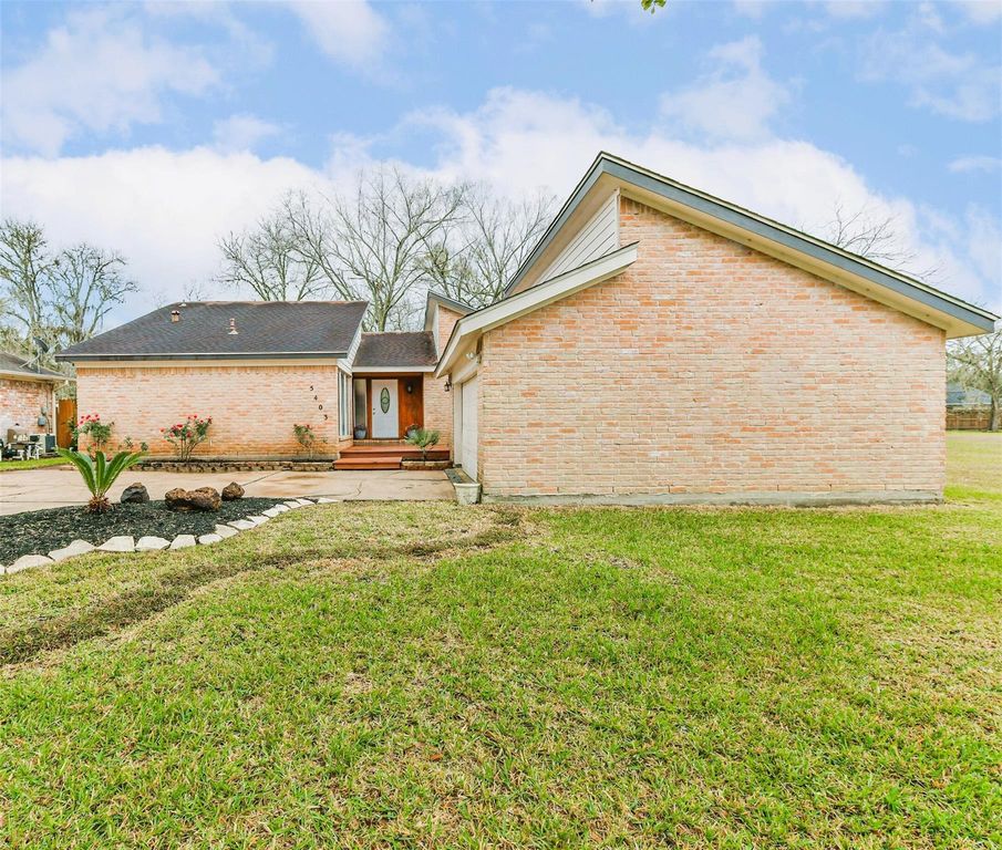 5403 Royal Parkway, Friendswood, TX 77546