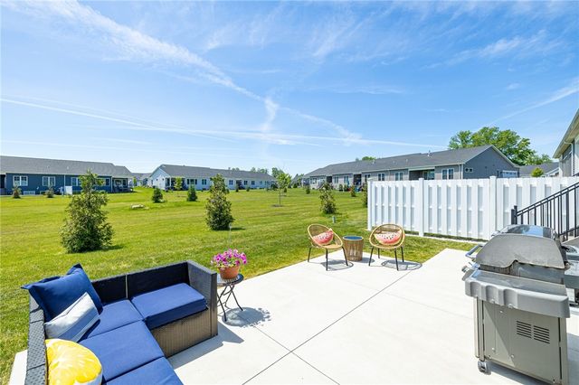 63 Autumn Leaf Trail, Webster, NY 14580