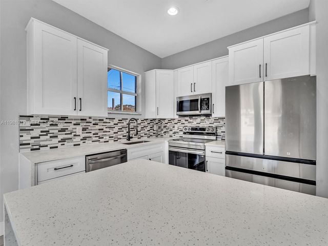 803 N 20th Street, Fort Pierce, FL 34950