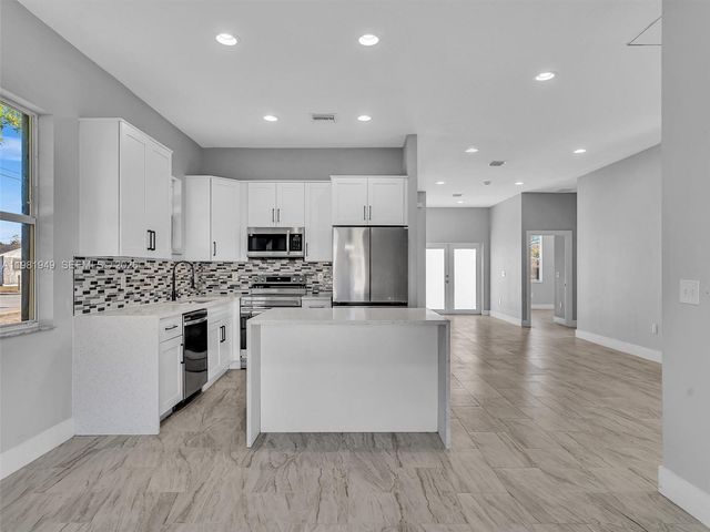 803 N 20th Street, Fort Pierce, FL 34950