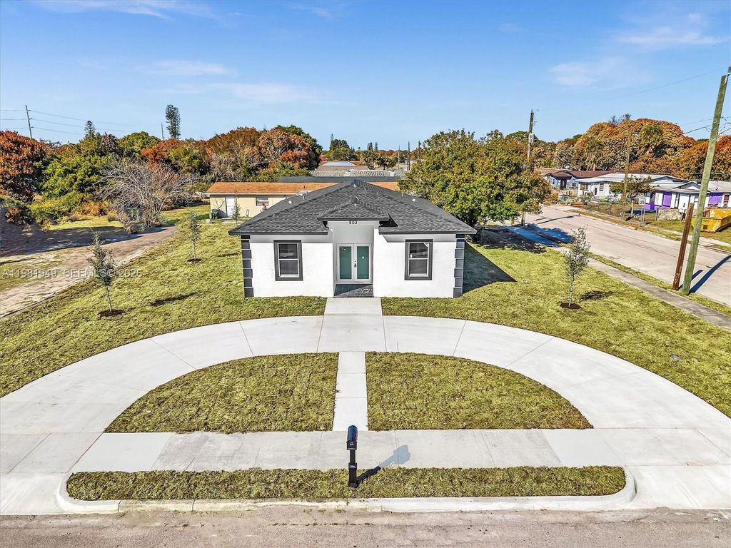 803 N 20th Street, Fort Pierce, FL 34950