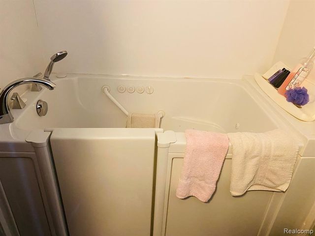 192 Gage Street, Pontiac, MI 48342