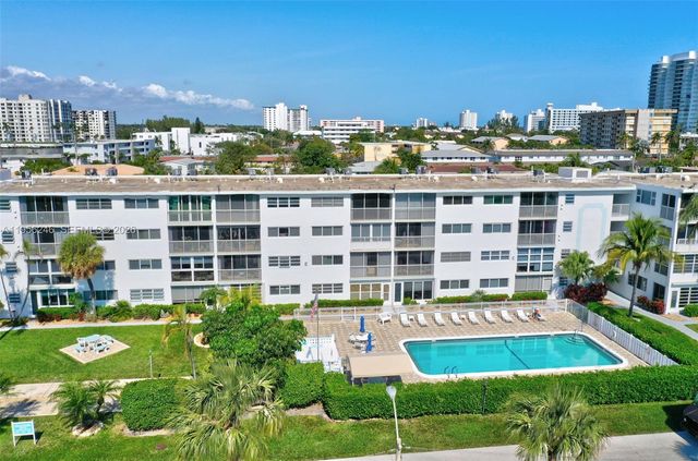 3221 NE 8th St 103, Pompano Beach, FL 33062