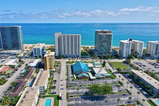 3221 NE 8th St 103, Pompano Beach, FL 33062