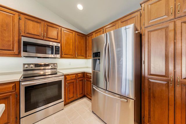 2276 LOST DAUPHIN ROAD, De Pere, WI 54115