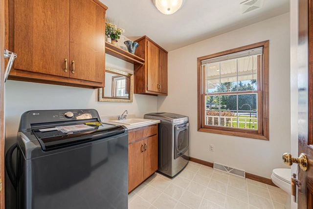 2276 LOST DAUPHIN ROAD, De Pere, WI 54115