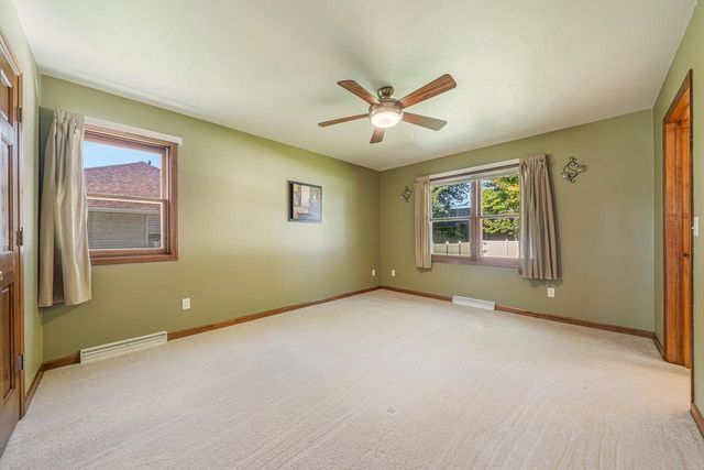 2276 LOST DAUPHIN ROAD, De Pere, WI 54115