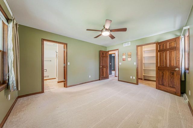 2276 LOST DAUPHIN ROAD, De Pere, WI 54115