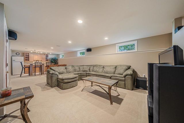 2276 LOST DAUPHIN ROAD, De Pere, WI 54115