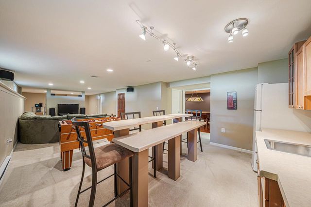 2276 LOST DAUPHIN ROAD, De Pere, WI 54115