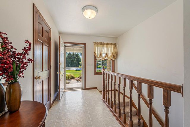 2276 LOST DAUPHIN ROAD, De Pere, WI 54115