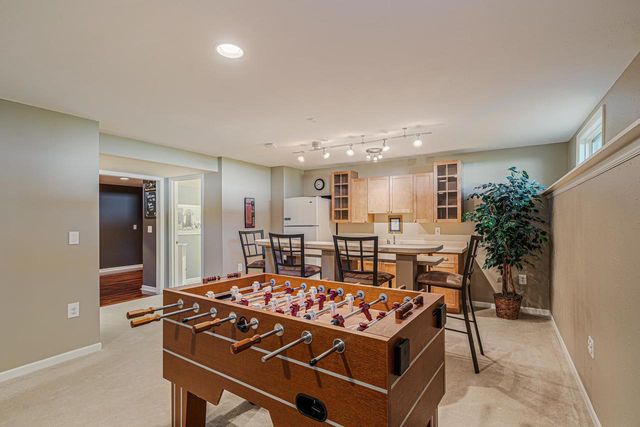 2276 LOST DAUPHIN ROAD, De Pere, WI 54115