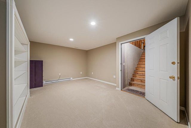 2276 LOST DAUPHIN ROAD, De Pere, WI 54115
