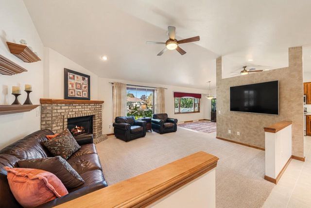 2276 LOST DAUPHIN ROAD, De Pere, WI 54115