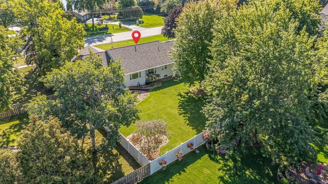 2276 LOST DAUPHIN ROAD, De Pere, WI 54115