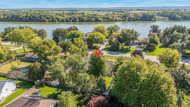 2276 LOST DAUPHIN ROAD, De Pere, WI 54115