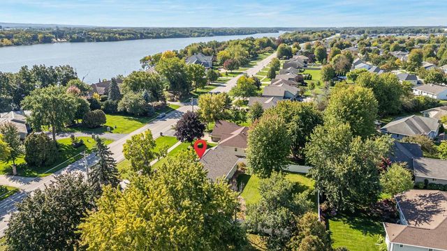 2276 LOST DAUPHIN ROAD, De Pere, WI 54115