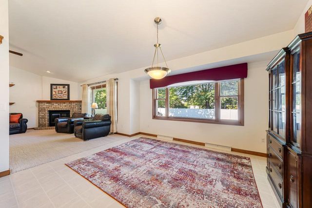 2276 LOST DAUPHIN ROAD, De Pere, WI 54115
