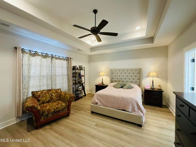 1411 S Clair Circle, Hernando, MS 38632