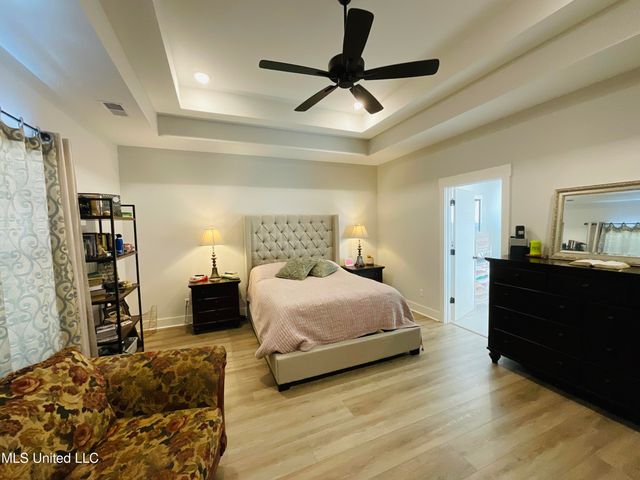 1411 S Clair Circle, Hernando, MS 38632