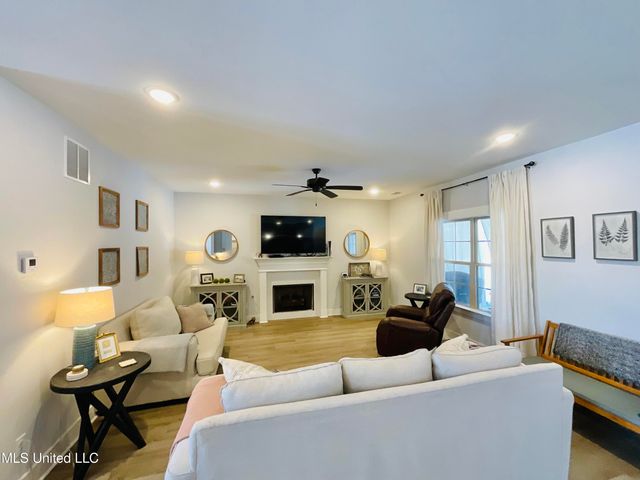 1411 S Clair Circle, Hernando, MS 38632