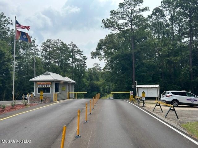 1403 E Lakeshore Drive, Carriere, MS 39426