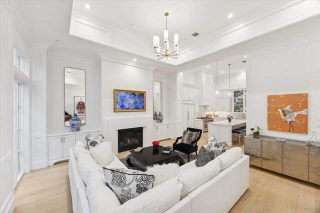 1335 Peden Street, Houston, TX 77006