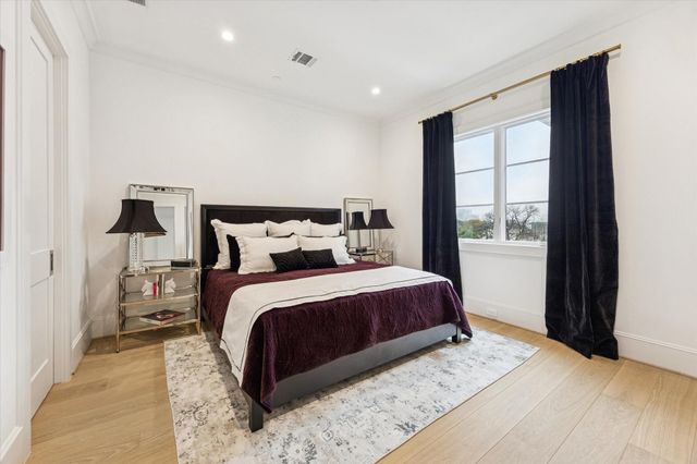 1335 Peden Street, Houston, TX 77006
