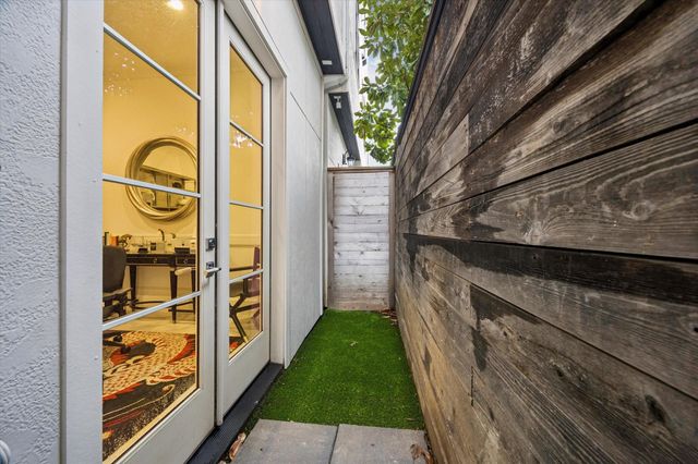 1335 Peden Street, Houston, TX 77006