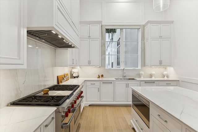 1335 Peden Street, Houston, TX 77006