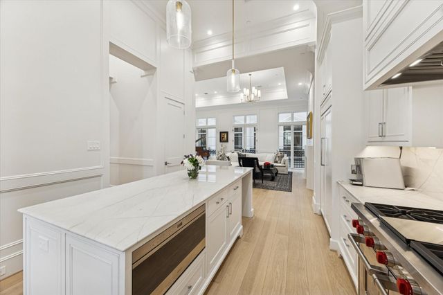 1335 Peden Street, Houston, TX 77006