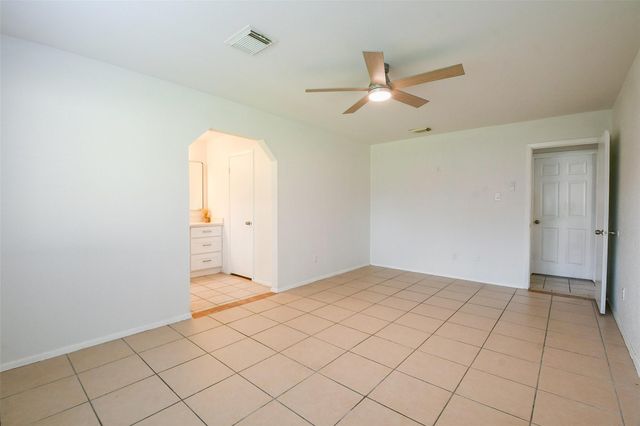 5635 Greenhill Forest Drive, Houston, TX 77088