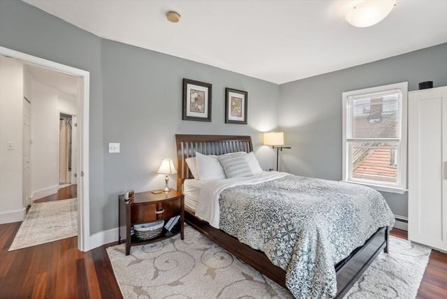 31 Regent St 3R, Cambridge, MA 02140