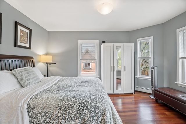 31 Regent St 3R, Cambridge, MA 02140