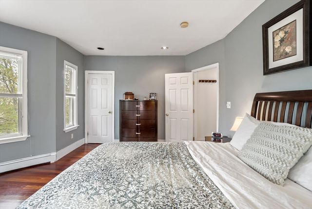 31 Regent St 3R, Cambridge, MA 02140