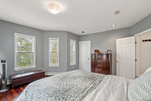 31 Regent St 3R, Cambridge, MA 02140