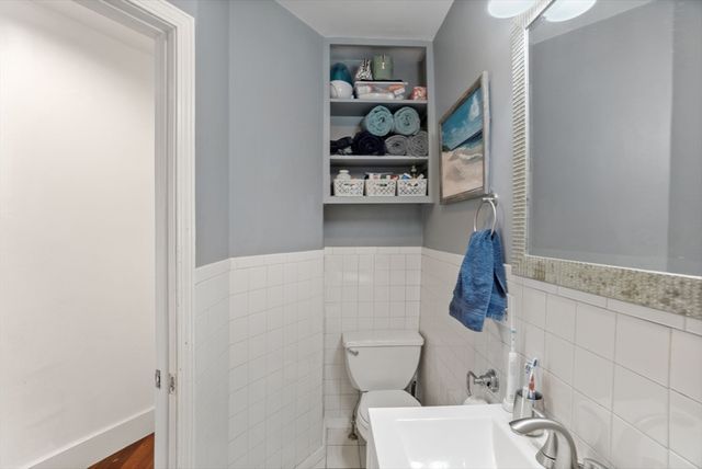 31 Regent St 3R, Cambridge, MA 02140