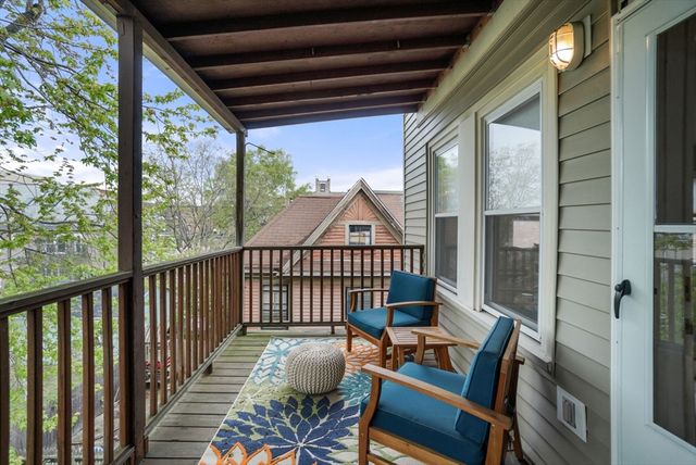 31 Regent St 3R, Cambridge, MA 02140