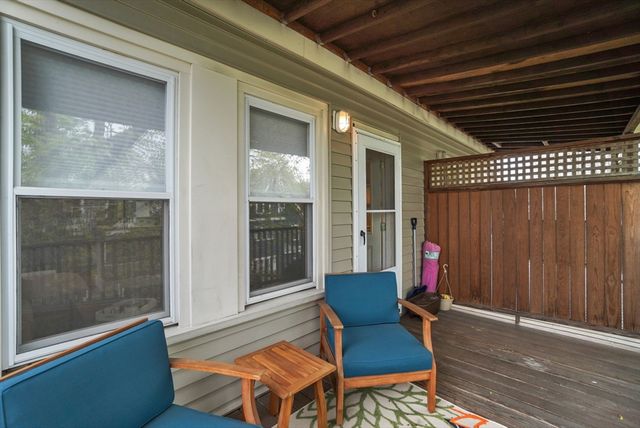 31 Regent St 3R, Cambridge, MA 02140