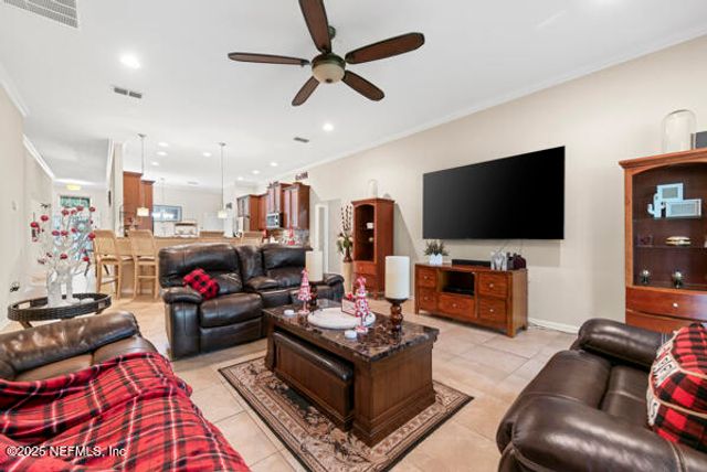 72 BRADFORD LAKE Circle, Jacksonville, FL 32218