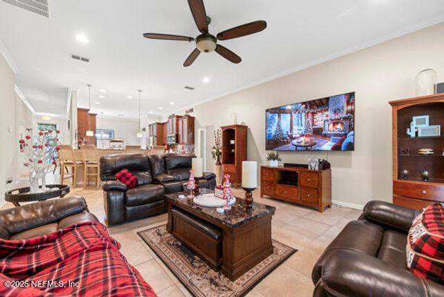 72 BRADFORD LAKE Circle, Jacksonville, FL 32218