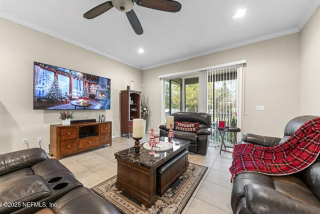 72 BRADFORD LAKE Circle, Jacksonville, FL 32218