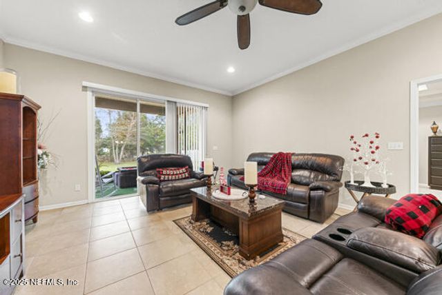 72 BRADFORD LAKE Circle, Jacksonville, FL 32218