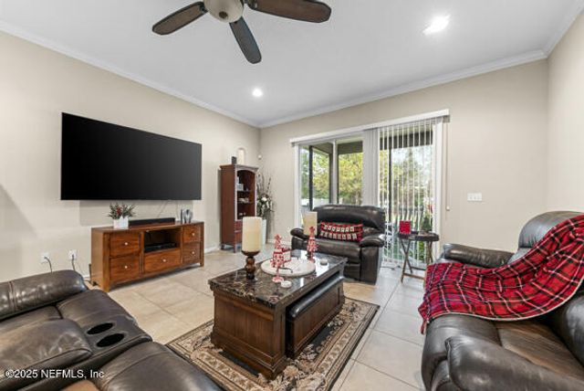 72 BRADFORD LAKE Circle, Jacksonville, FL 32218