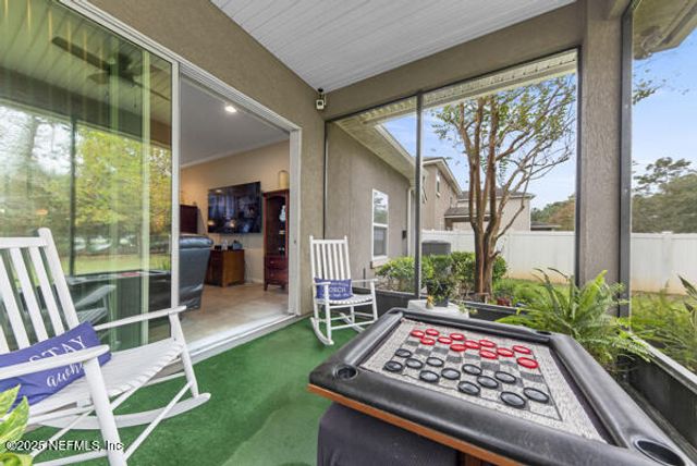 72 BRADFORD LAKE Circle, Jacksonville, FL 32218