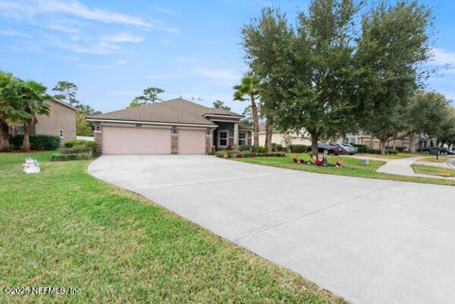 72 BRADFORD LAKE Circle, Jacksonville, FL 32218