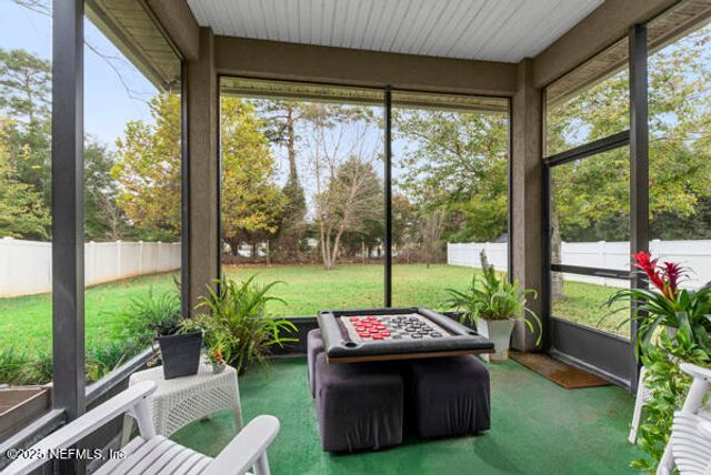 72 BRADFORD LAKE Circle, Jacksonville, FL 32218